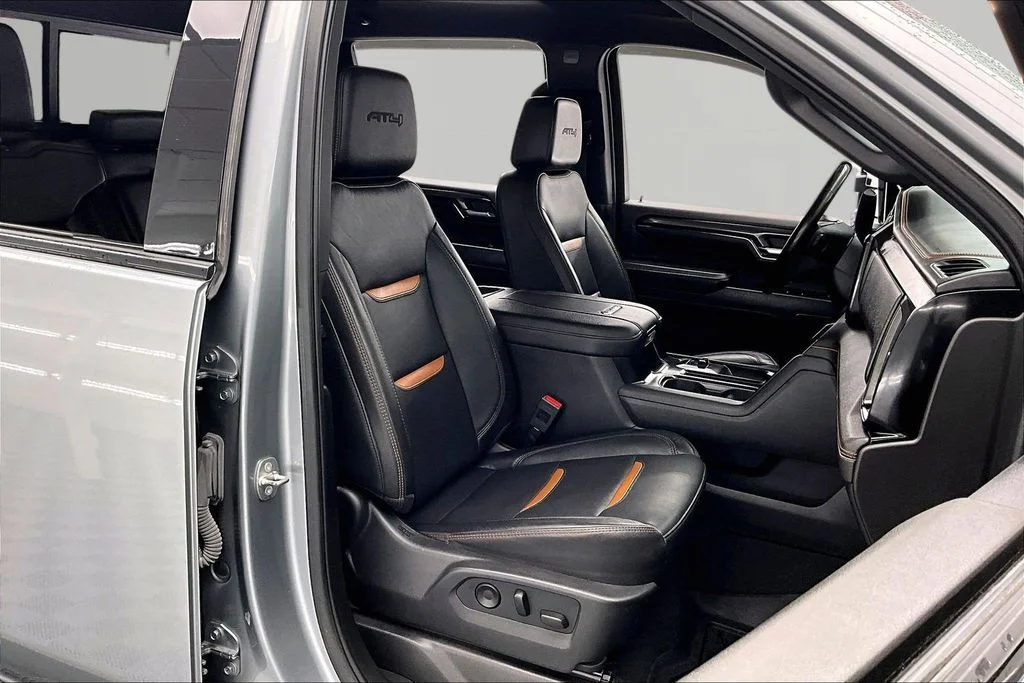 Used 2024 Sterling Metallic GMC AT4 image 7