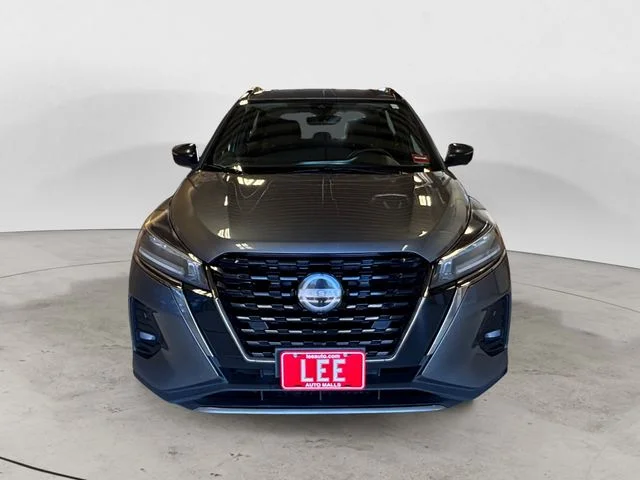 Used 2022 Gray Nissan SR image 9