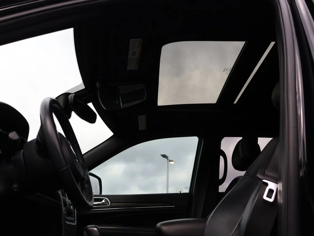 Used 2018 Black Jeep Limited image 37