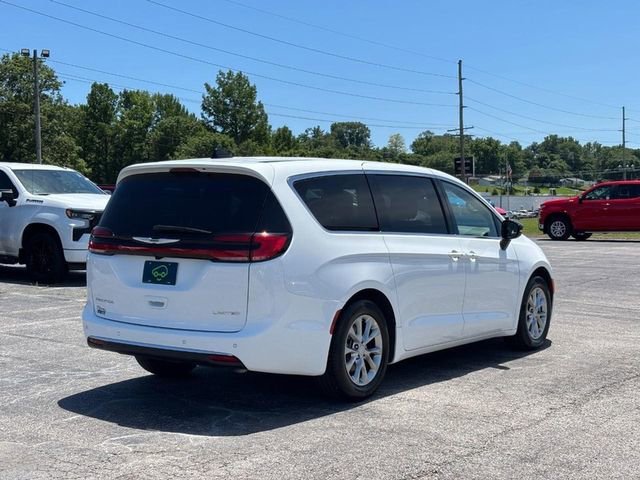 Used 2026 White Chrysler Limited image 5