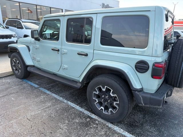 Used 2024 Green Jeep Sahara image 6