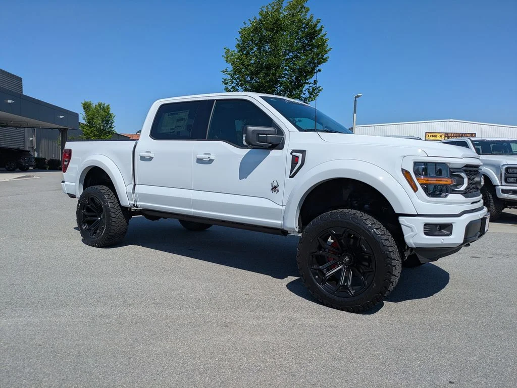 New 2026 Oxford White Ford XLT image 2