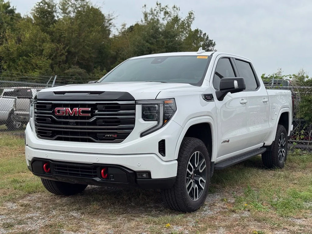 Used 2026 White GMC AT4 image 4