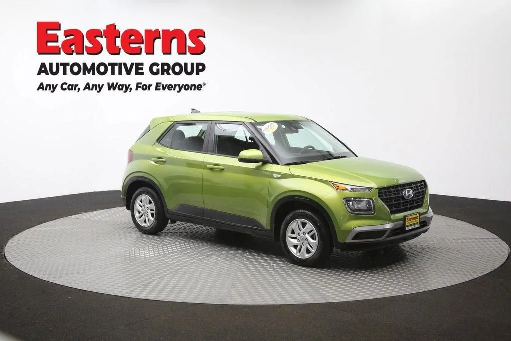 Used 2022 Green Hyundai SE image 50