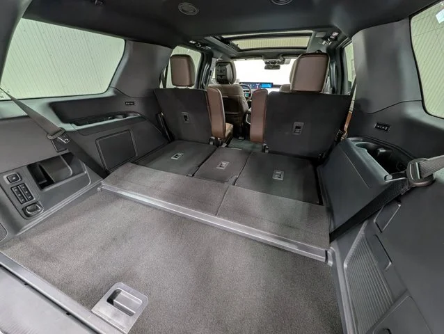 New 2027 Star White Metallic Tri-Coat Ford King Ranch® image 59