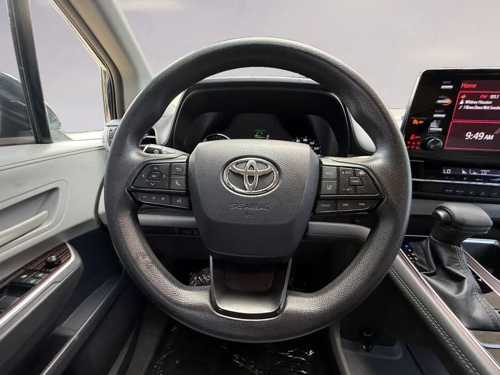 Used 2022  Toyota LE image 13