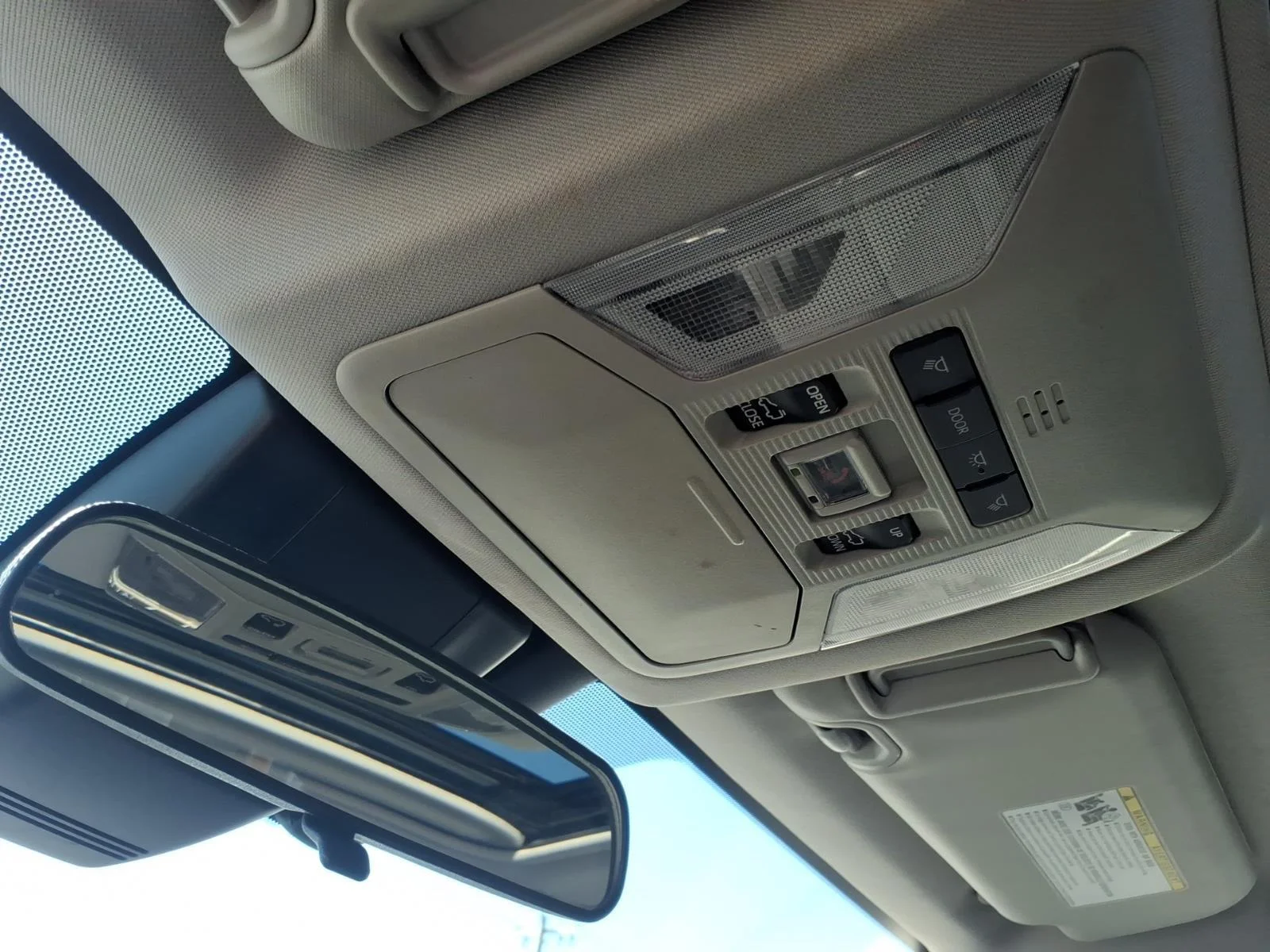 Used 2022  Toyota XLE image 8