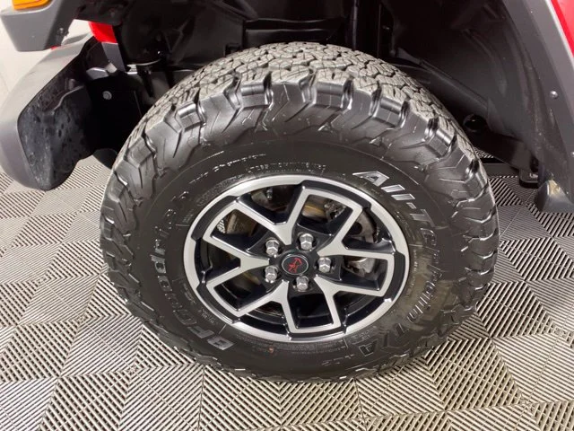 Used 2025 Red Jeep Rubicon image 14