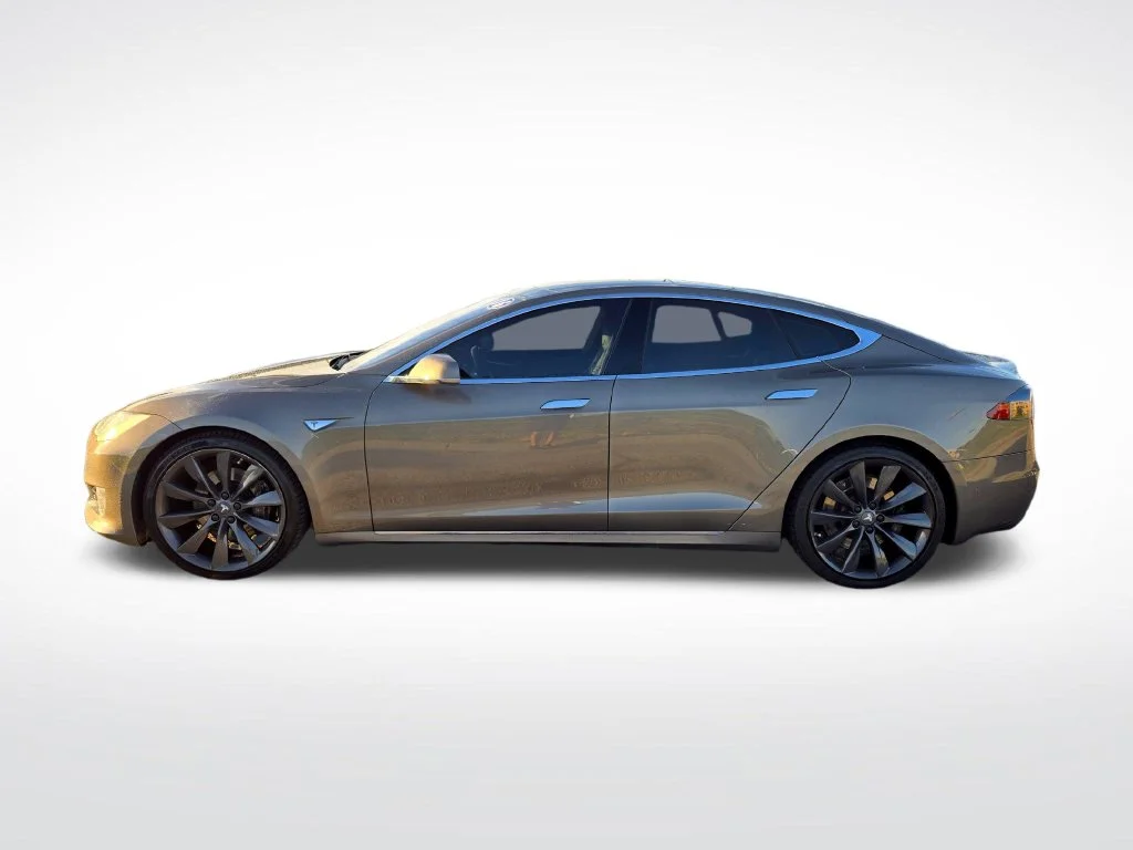 Used 2016 Gold Tesla 90D image 8