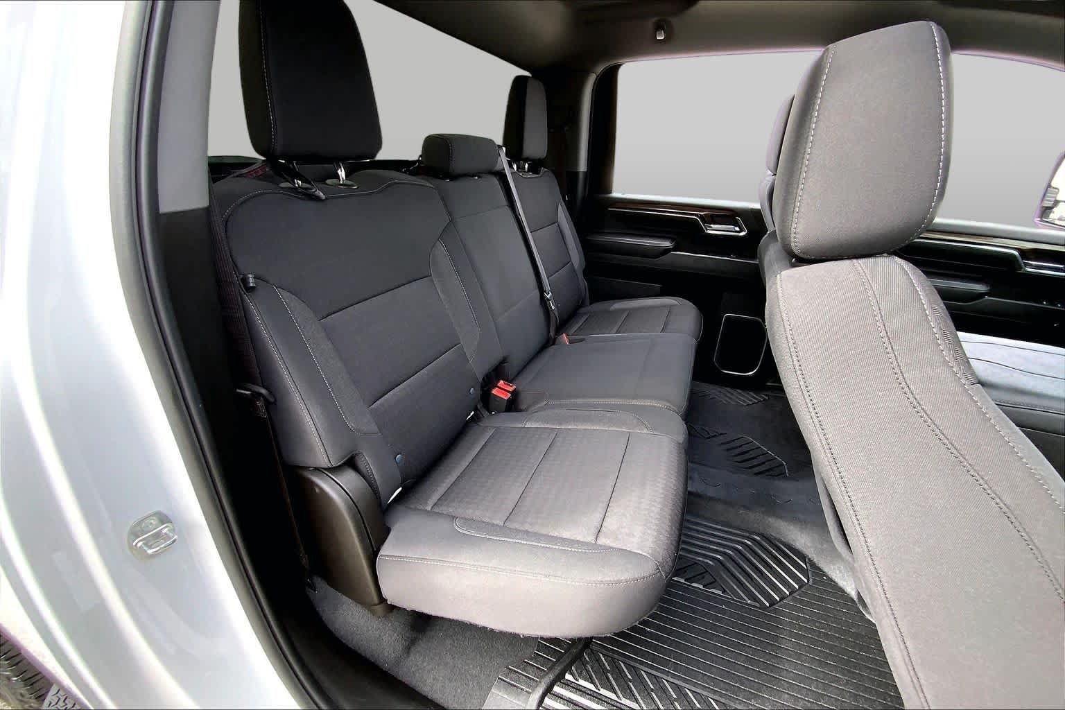 Used 2024 Summit White Chevrolet LT image 19