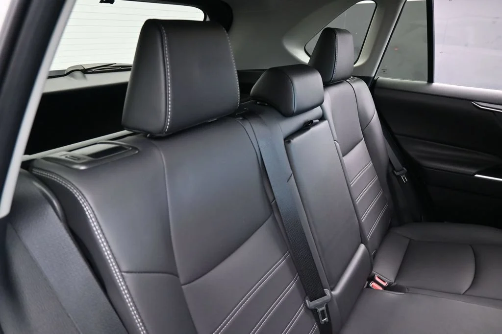 Used 2025 White Toyota XLE Premium image 37