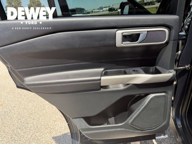 Certified Used 2023 Blue Metallic Ford XLT image 25