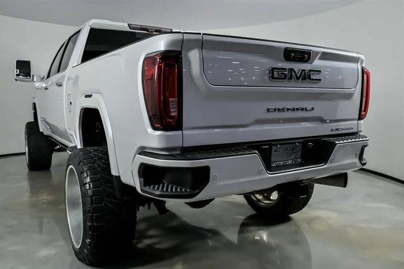 Used 2020 Summit White GMC Denali image 9