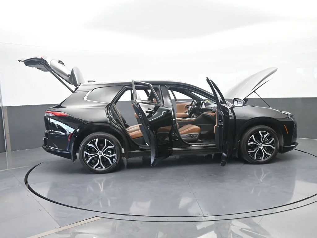 Used 2025 Black Toyota XLE image 79