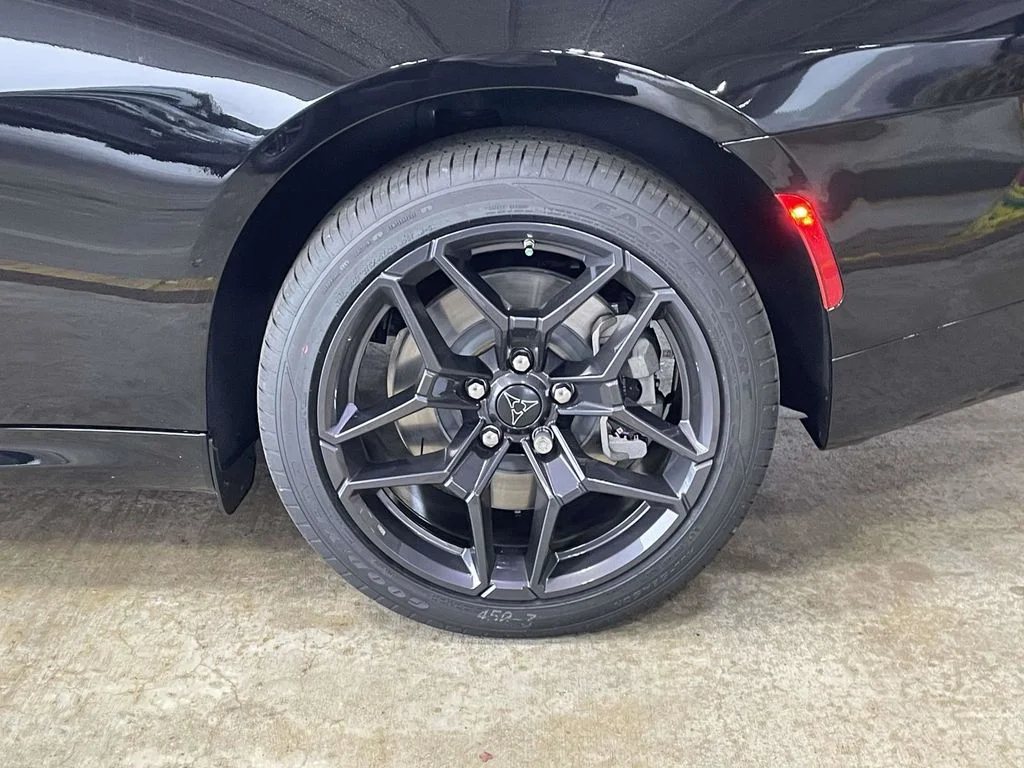 New 2026 Diamond Black Crystal Pearlcoat Dodge Scat Pack image 11