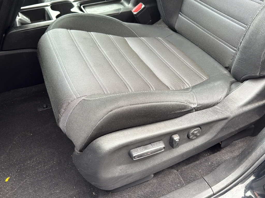 Used 2018  Honda EX image 18
