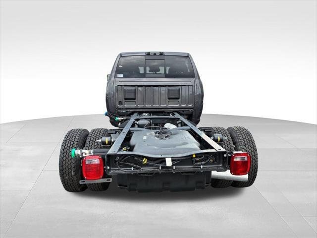 2026 RAM 3500 Chassis Tradesman - Photo 3