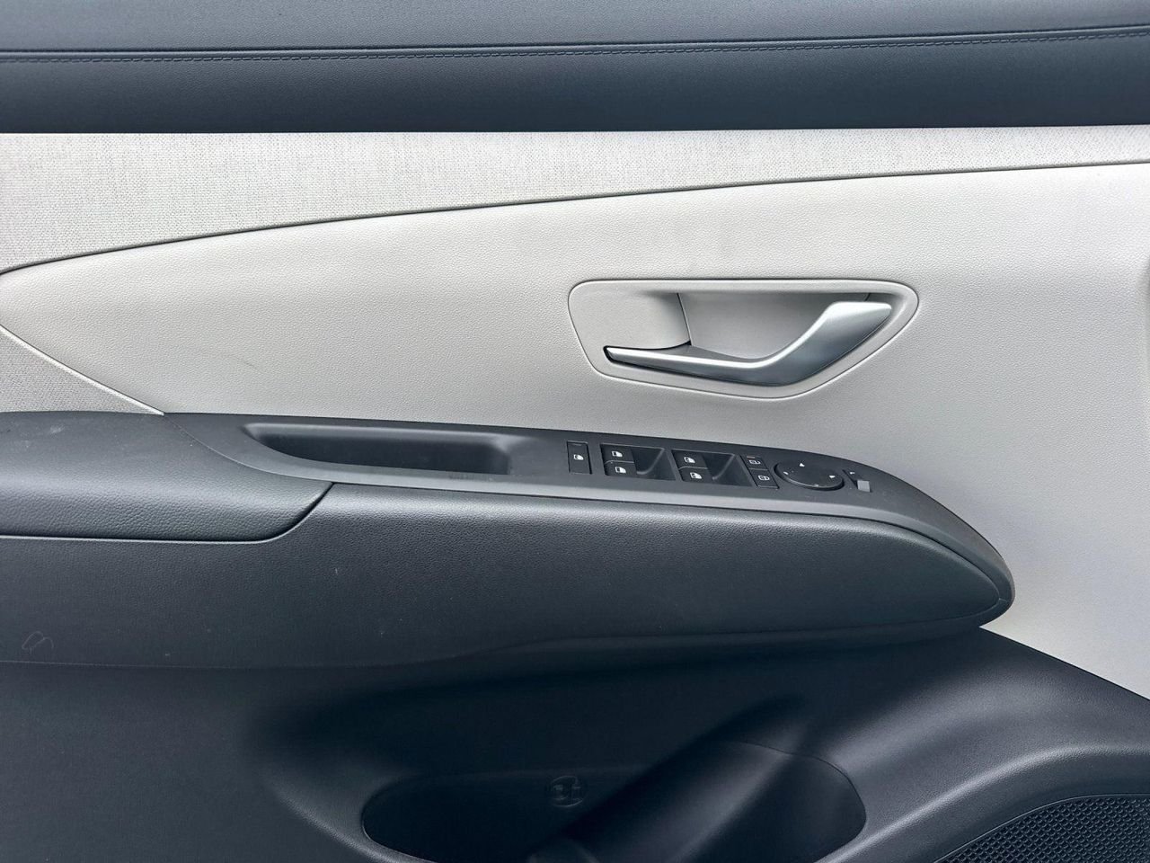 New 2025 Silver Hyundai SEL image 10
