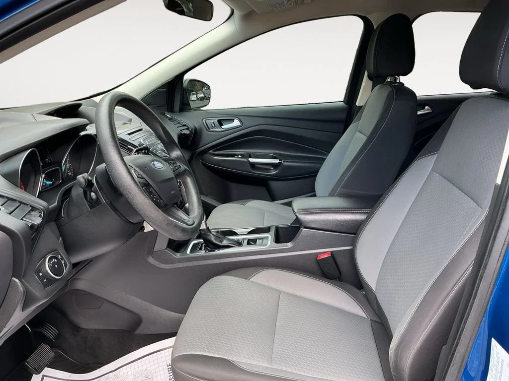 Used 2017 Blue Ford SE image 11