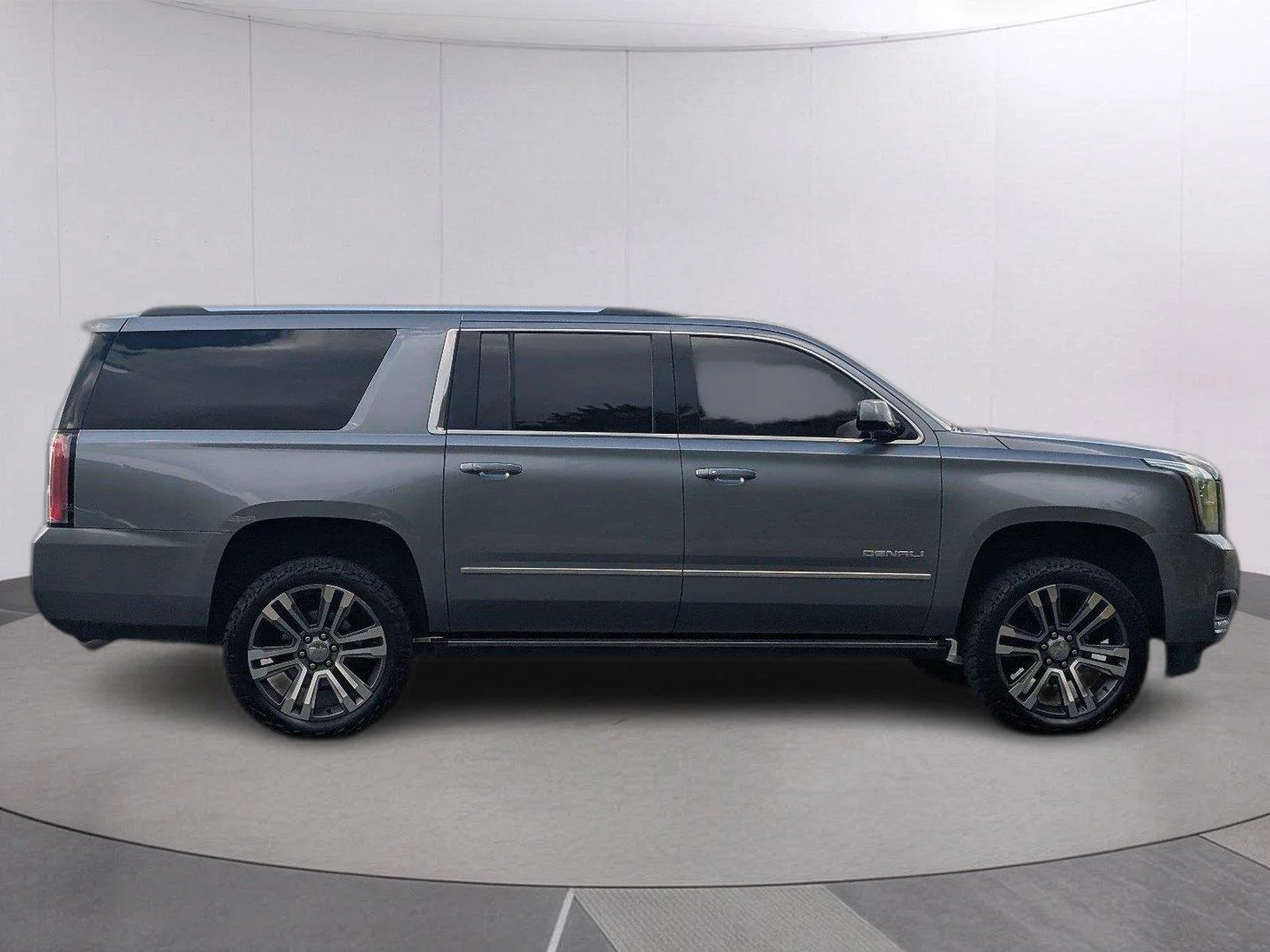 Used 2019 Satin Steel Metallic GMC Denali image 7
