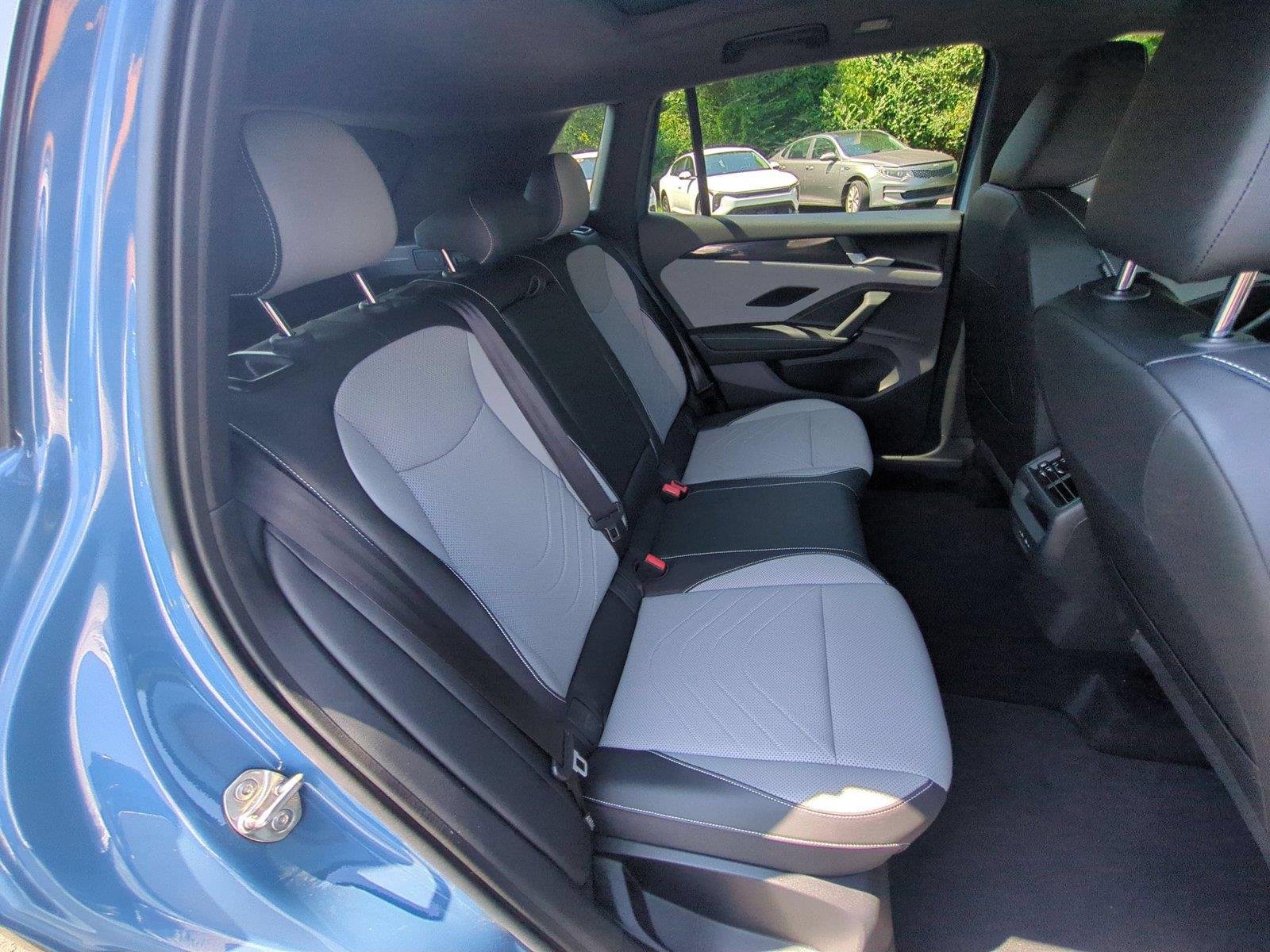 Used 2025 Monterey Blue Pearl VOLKSWAGEN SERBLK image 35