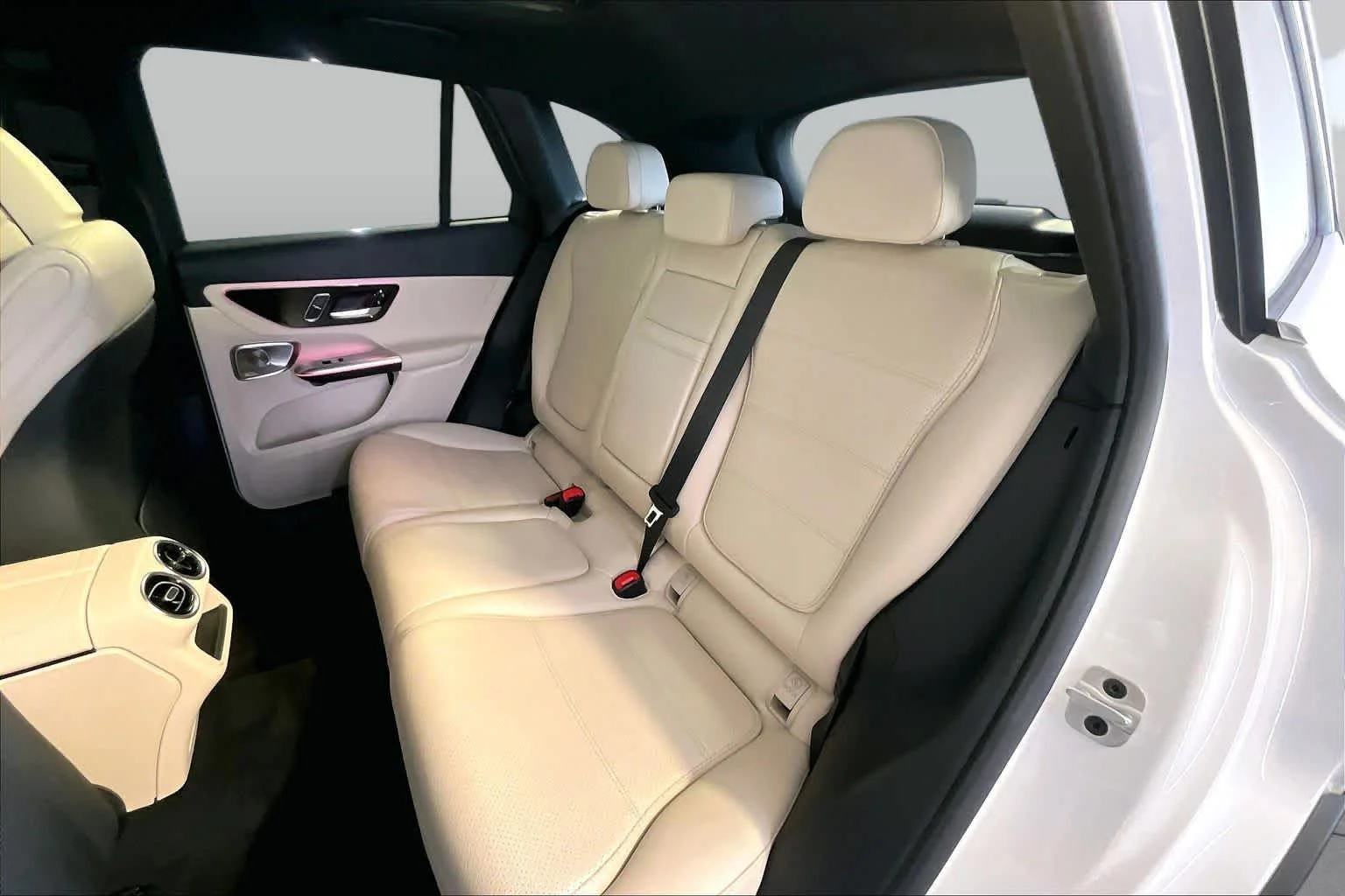 Certified Used 2026 Polar White Mercedes-Benz GLC 300 image 21