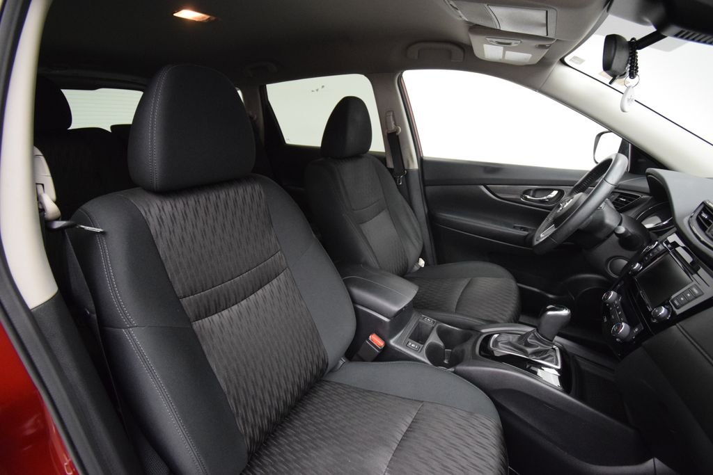 Used 2020 Red Nissan SV image 12