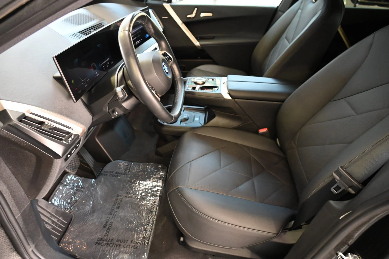 Used 2024 Black Sapphire Metallic BMW xDrive50 image 12