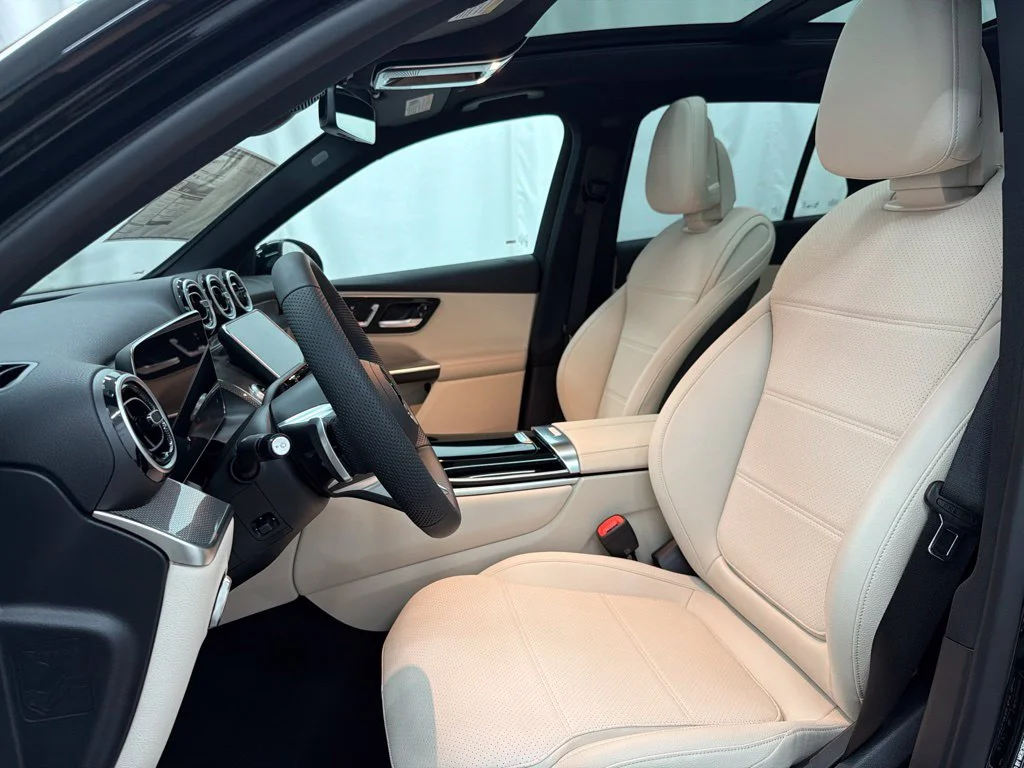 New 2027 Black Mercedes-Benz GLC 300 image 13