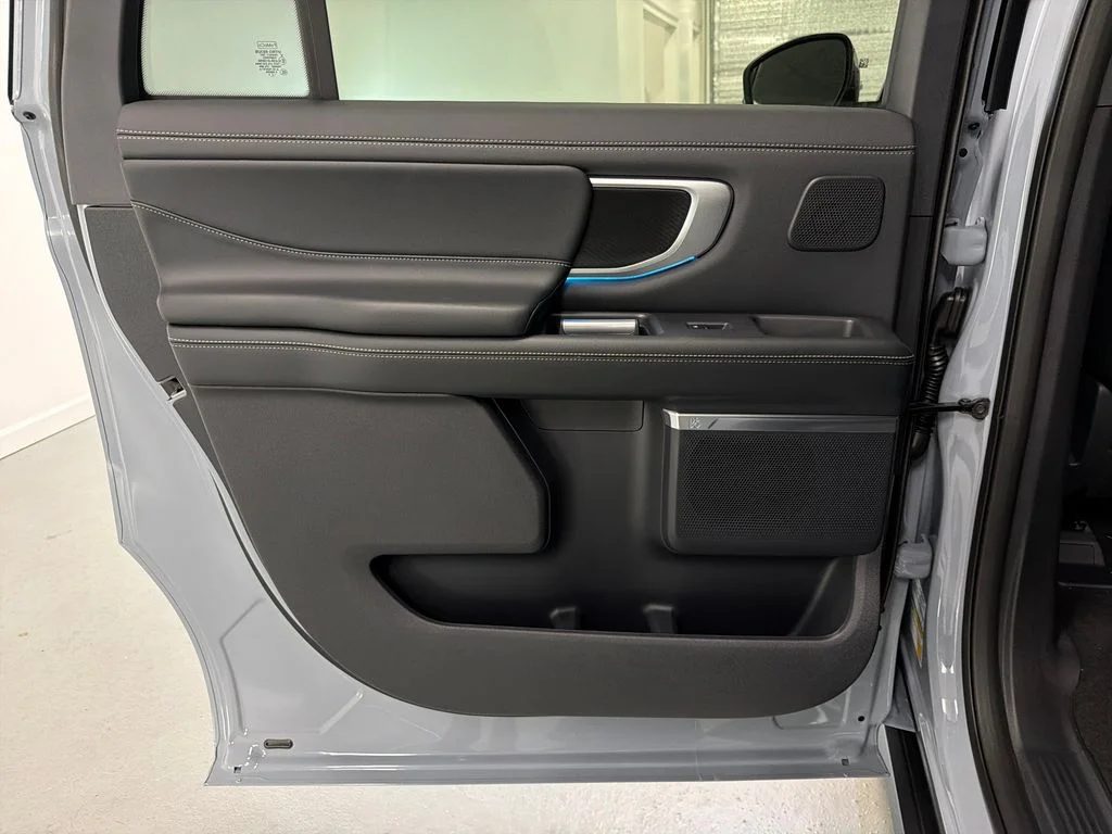 New 2027 Glacier Gray Metallic Tri-Coat Ford MAX Platinum image 10