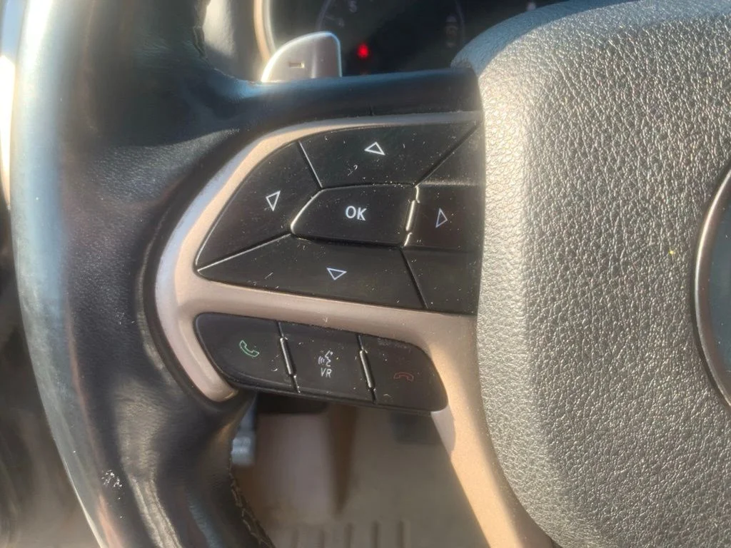 Used 2017 Billet Silver Metallic Clearcoat Jeep Limited image 12