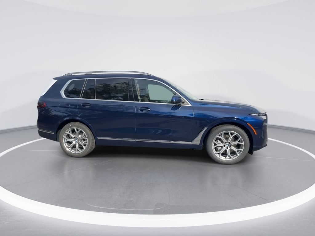 Used 2027 Blue BMW xDrive40i image 9