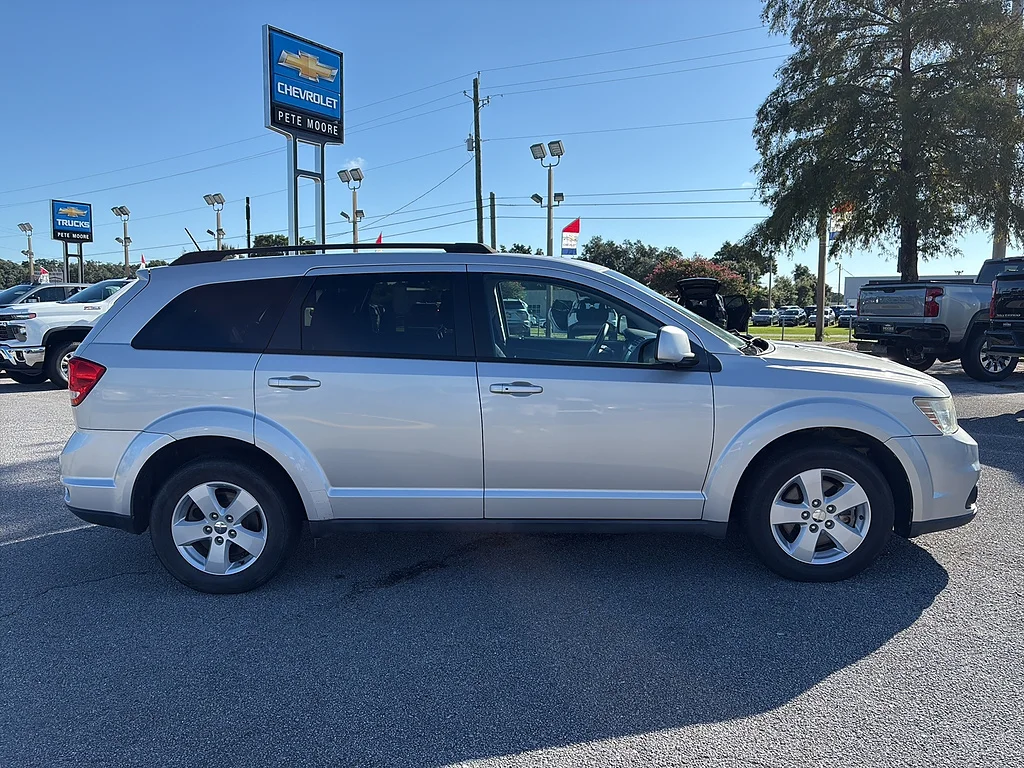 Used 2012 Bright Silver Metallic Clear Coat Dodge  image 4