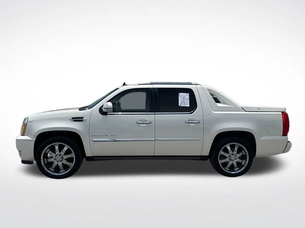Used 2013 White Cadillac Premium image 3