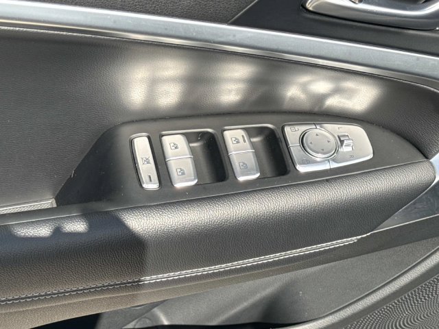 2026 GENESIS G70 Standard - Photo 18
