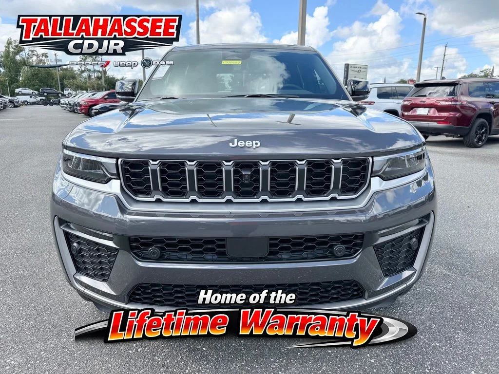 New 2026 Baltic Gray Metallic Clear-Coat Exterior Paint Jeep Limited image 10
