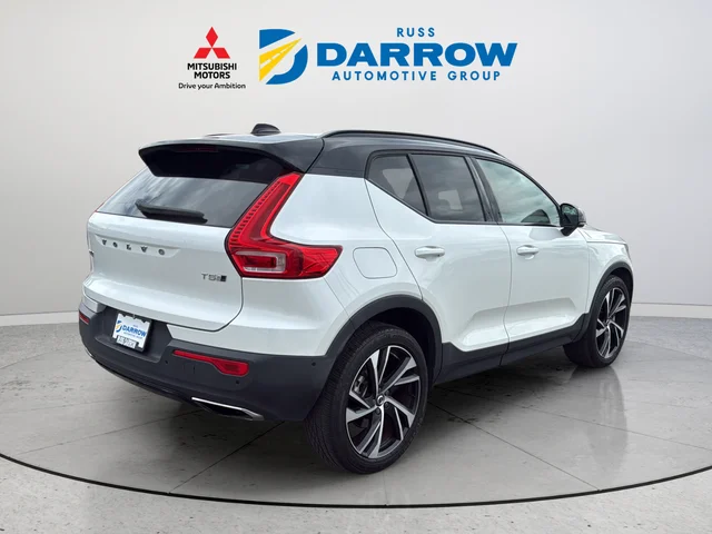 Used 2019 White Volvo R-Design image 5