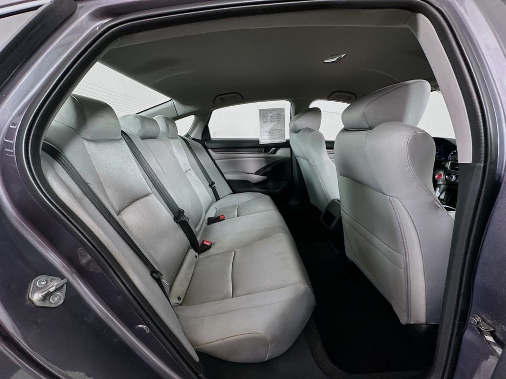 Used 2018 Lunar Silver Metallic Honda LX image 24