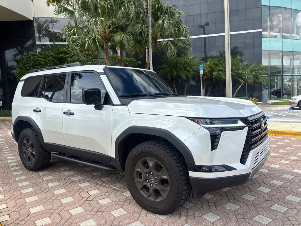 Used 2024 White Lexus  image 4