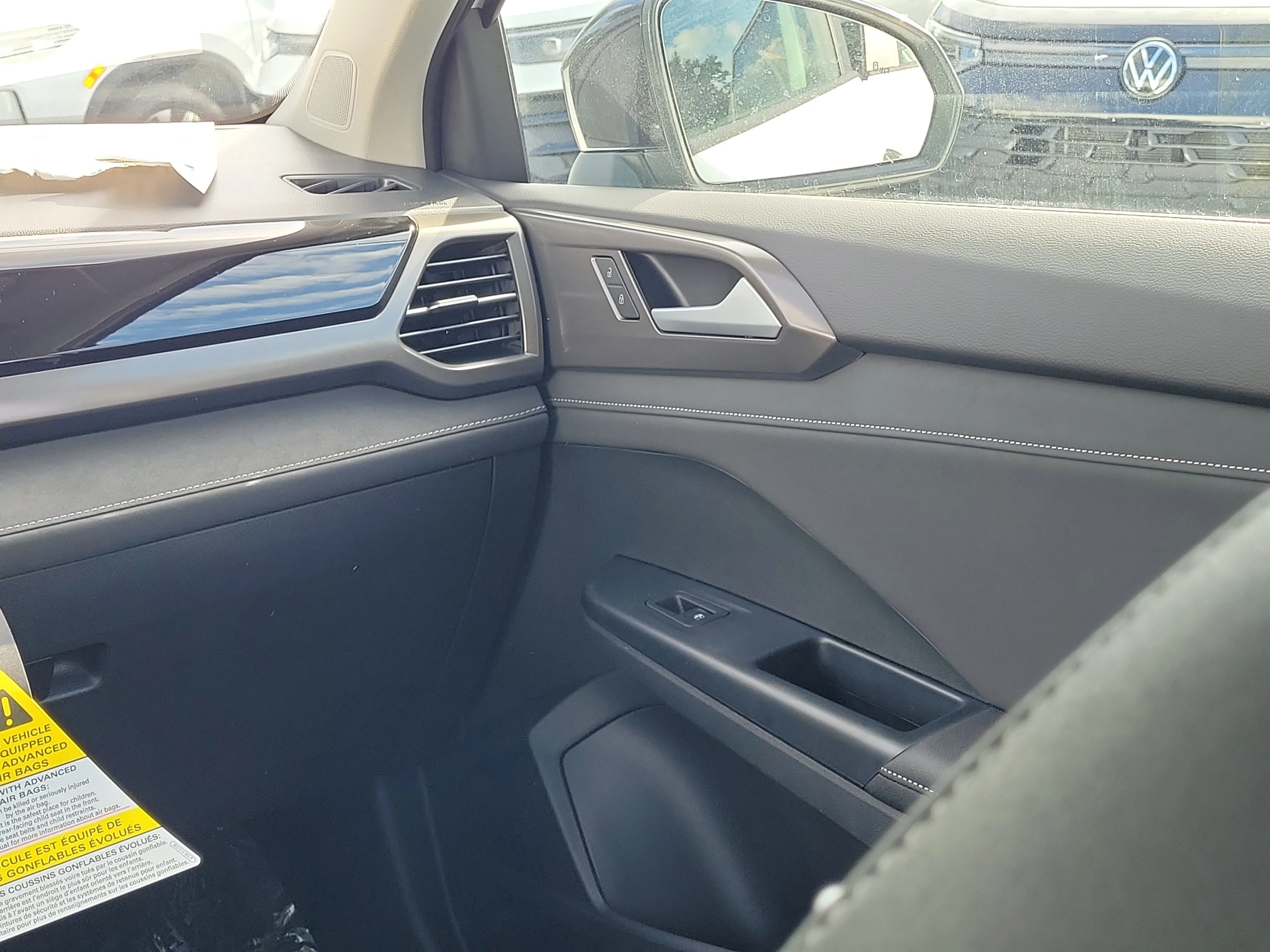 New 2026 White Volkswagen 1.5T SE Black image 4