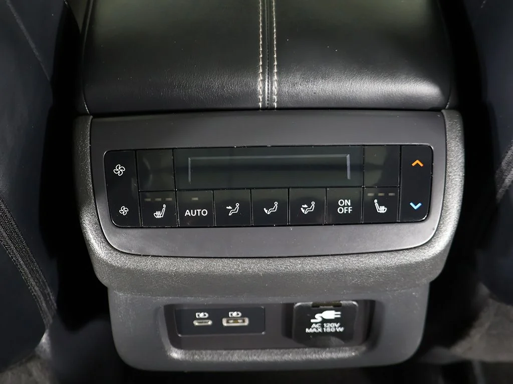 Used 2023 Beige Nissan Platinum image 64