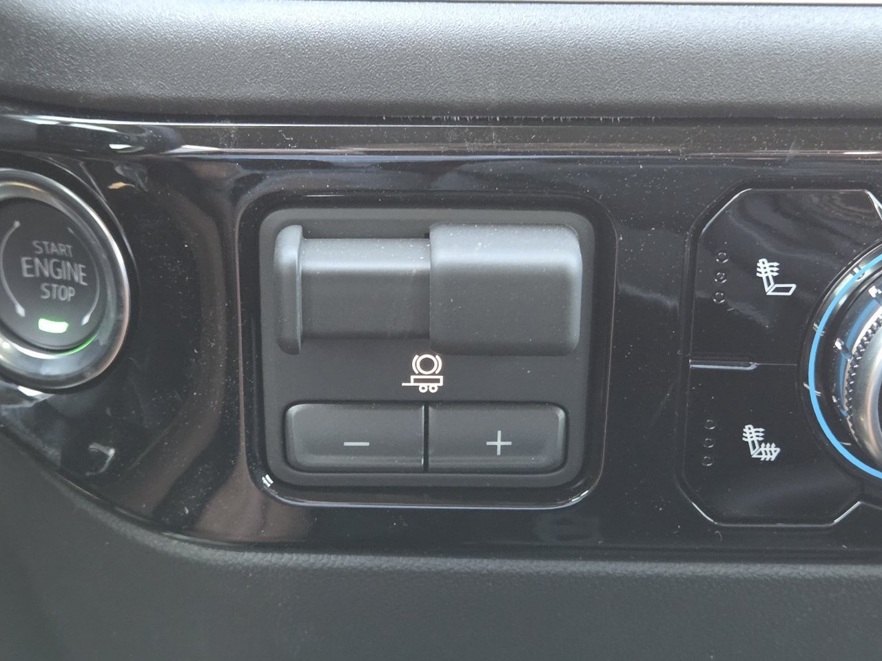 2026 GMC Sierra 1500 SLT - Photo 9