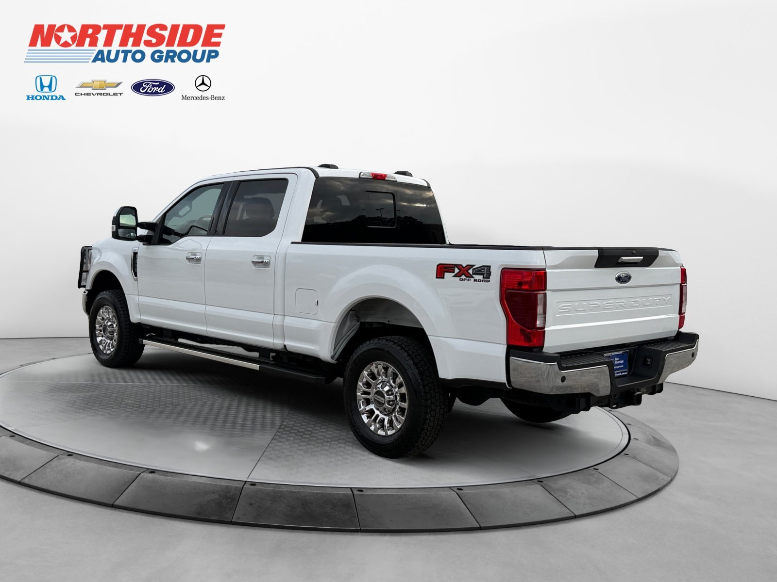 Certified Used 2022 Oxford White Ford XLT image 5