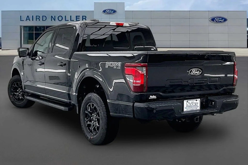 New 2026 Agate Black Metallic Ford XLT image 3