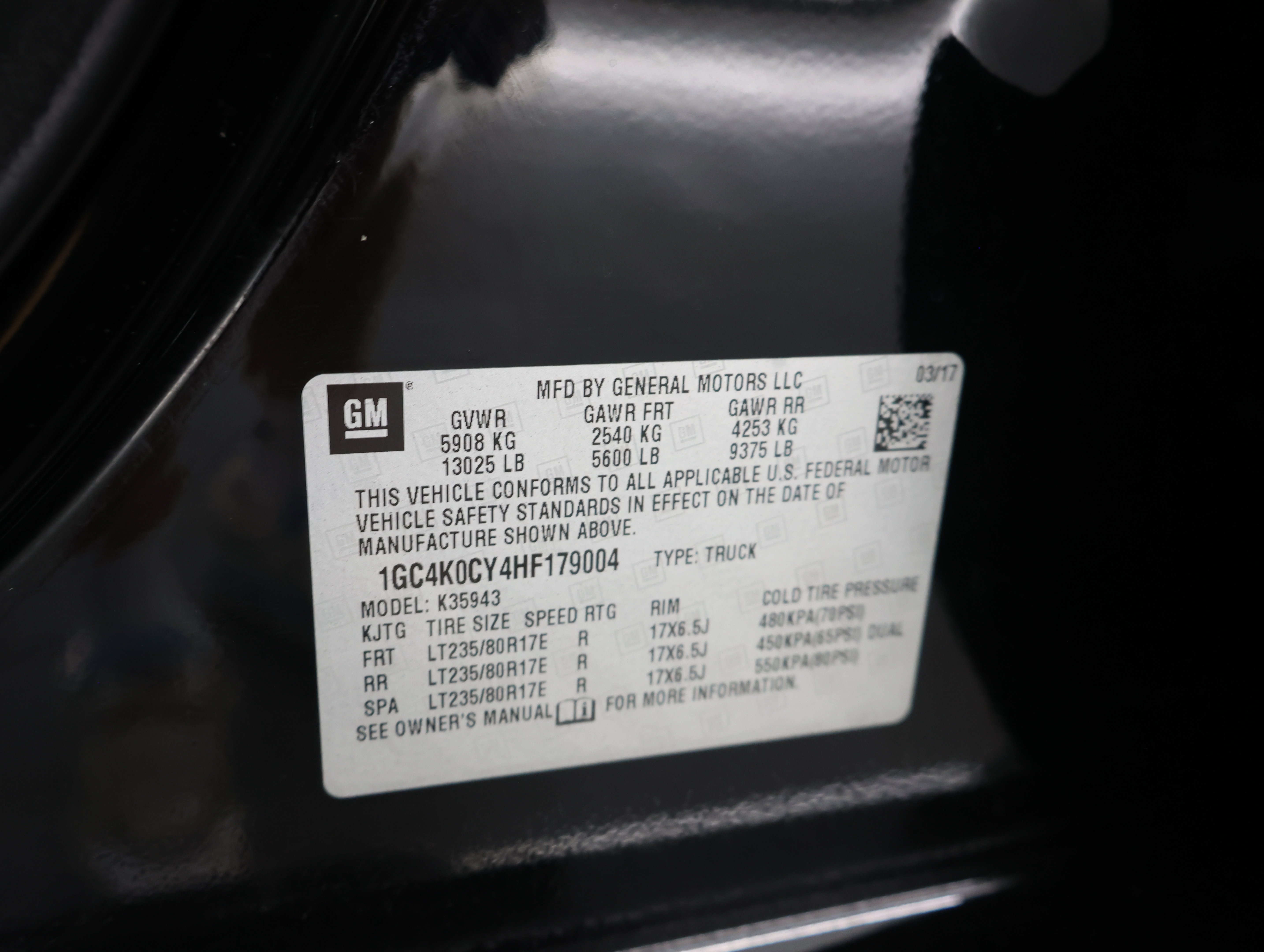 Used 2017 Black Chevrolet 4x4 Crew Cab LTZ DRW: CREW-LONG-DRW-LTZ-6.6L L5P DIESEL-NAV-HEAT/COOL SEATS-BACKUP CAM image 60