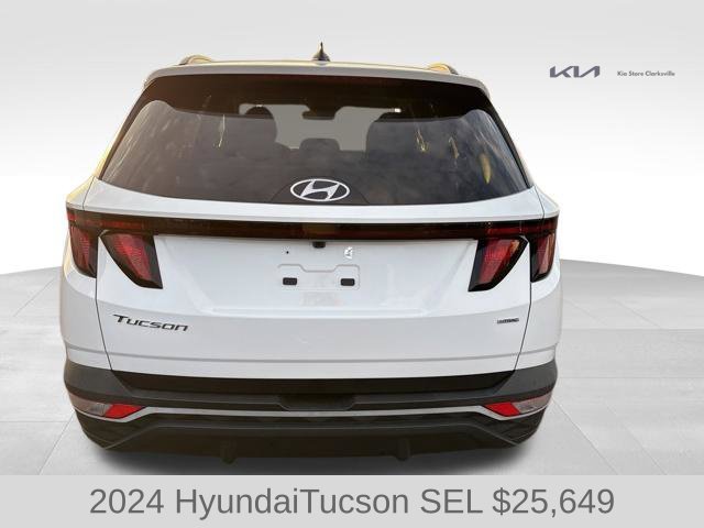 Used 2024 White Pearl Hyundai SEL image 7