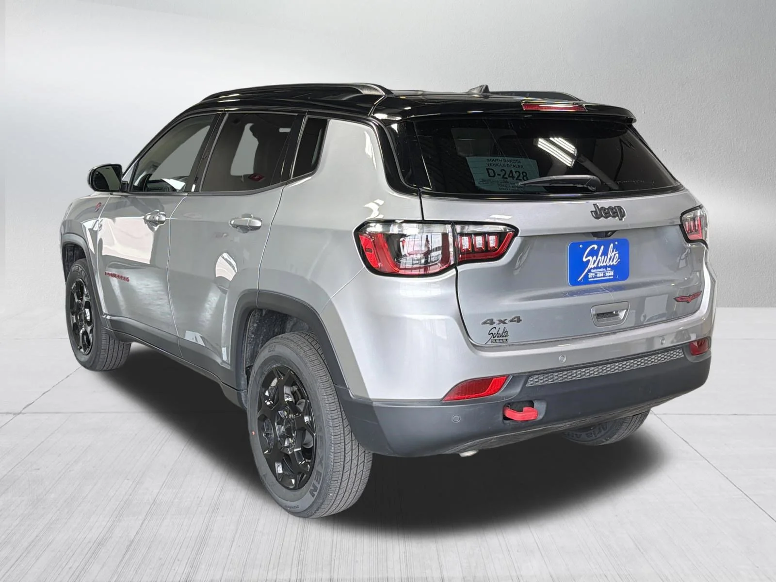 Used 2023 Billet Silver Metallic Clearcoat Jeep Trailhawk image 5