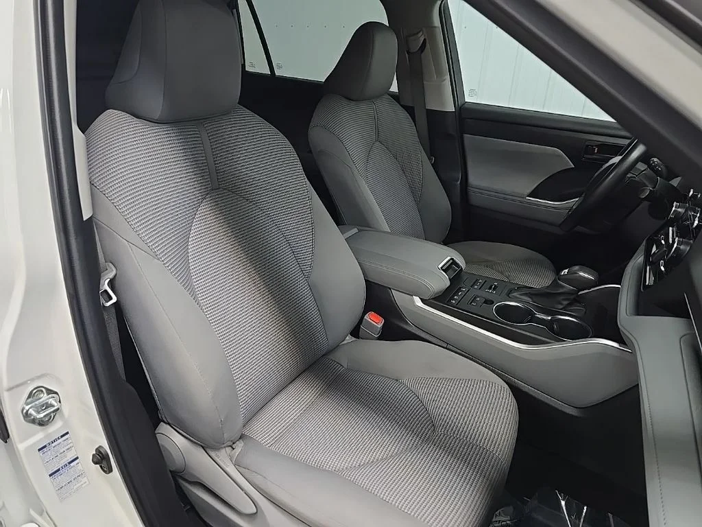 Used 2022 Beige Toyota LE image 14
