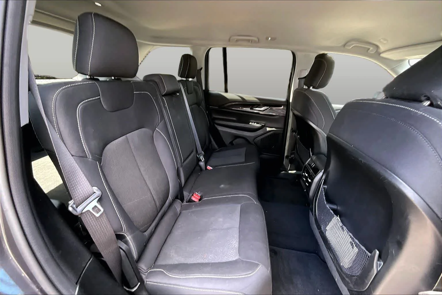 Used 2023 Baltic Gray Metallic Clearcoat Jeep Laredo image 38
