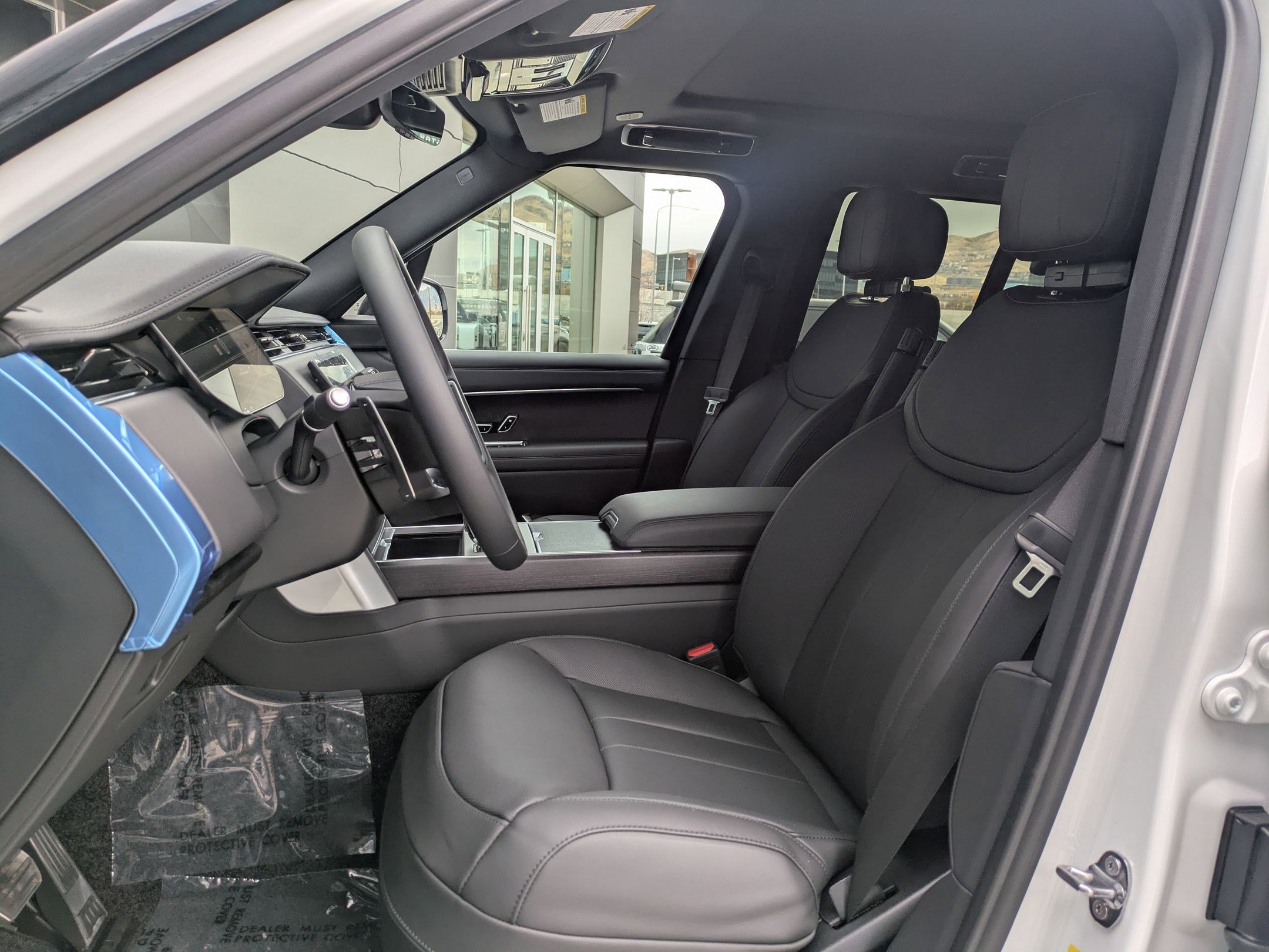 2025 Land Rover Range Rover SE - Photo 15